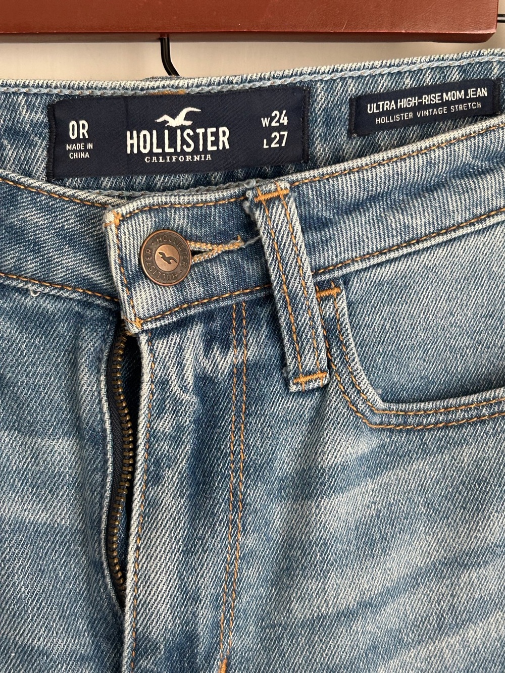 Hollister➖Ultra Hi-Rise Mom 💖